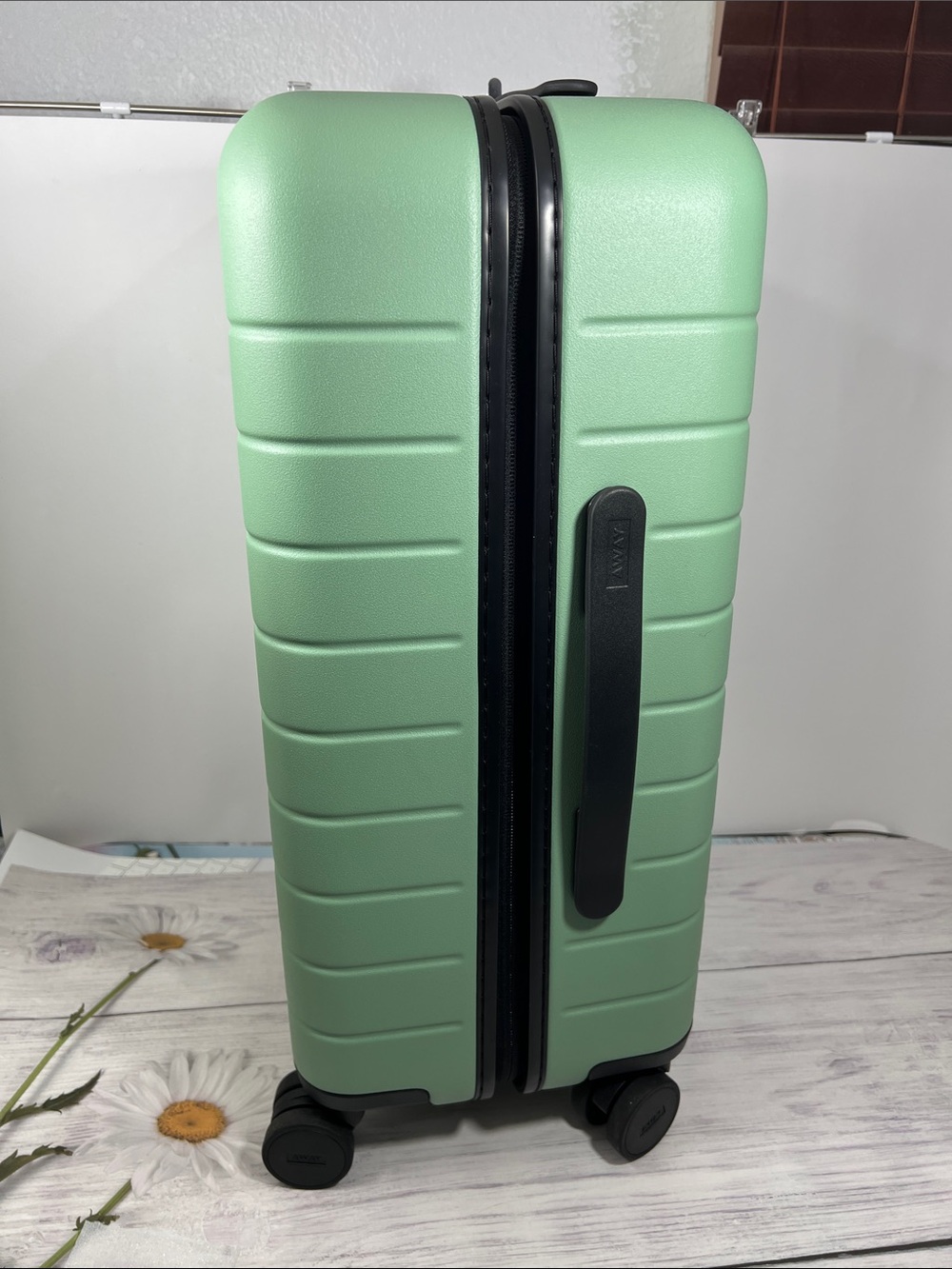 Away Carry-On Luggage - 22-Inch Sea Green Hardside Suitcase -NEVER USED - Picture 8 of 13